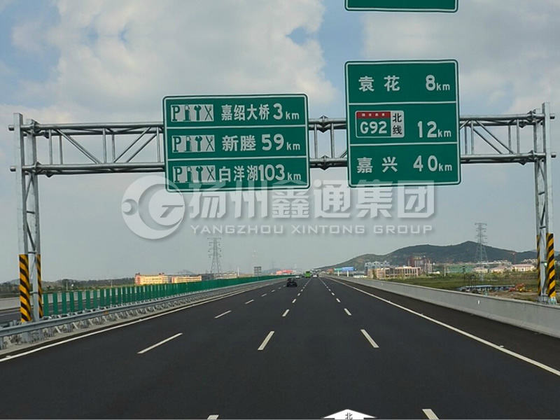 LMJ-029，桁架式標(biāo)志牌龍門架