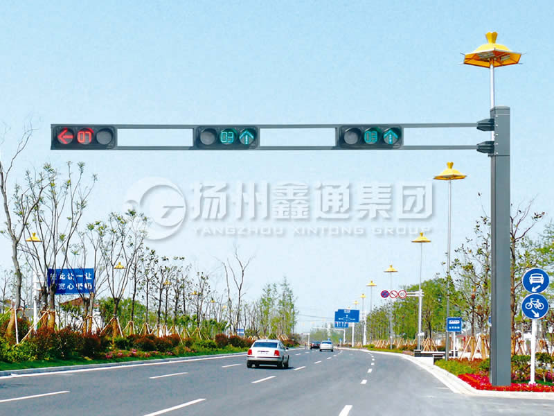 XHDG-014，雙橫臂信號(hào)燈桿