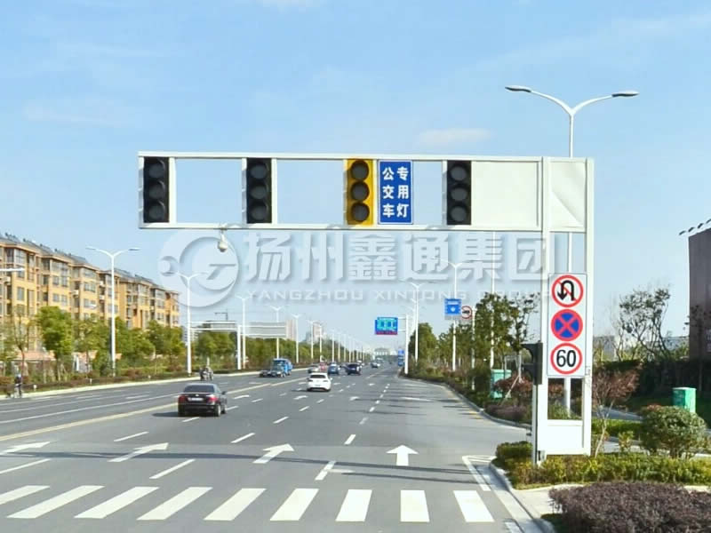 XHDG-024，框架信號燈桿，揚(yáng)州信號燈桿