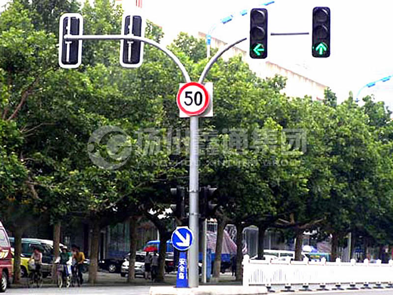 XHDG-038，雙挑彎臂信號(hào)燈桿